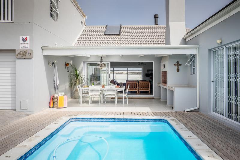 3 Bedroom Property for Sale in Britannia Bay Western Cape
